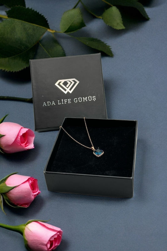 925 Ayar Gümüş Tek Sıra Kare Koyu Mavi Taşlı Kolye Rose (ÖZEL KUTULU)