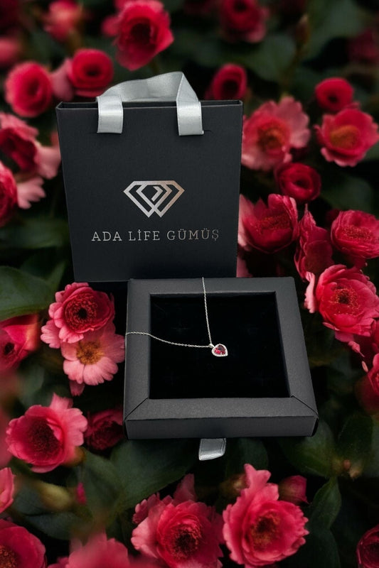 925 Ayar Gümüş Rodyumlu Pırlanta Model  Kalp Kolye (ÖZEL KUTULU)