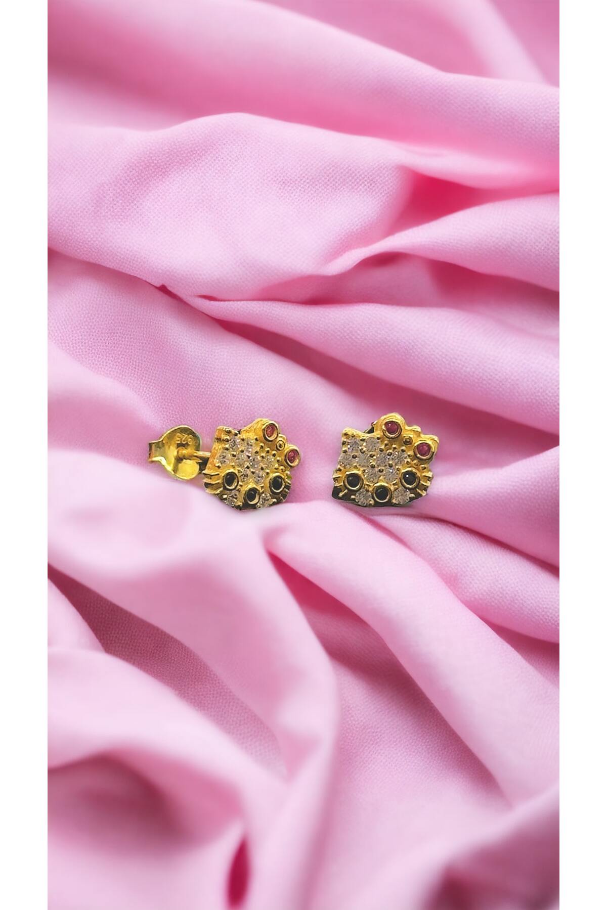925 Ayar Gümüş hello kitty Model Minimal Çivi KÜPE - 3